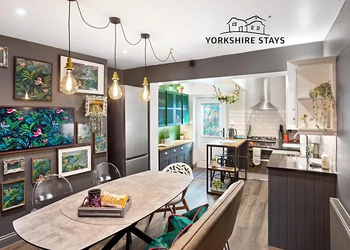 Stunning 4Bed Townhouse By Hic & Trendy Kings Quarter!